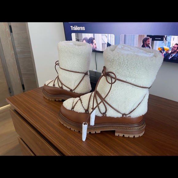 SOLD Aquazzura very gstaad booties - Picture 8 of 14